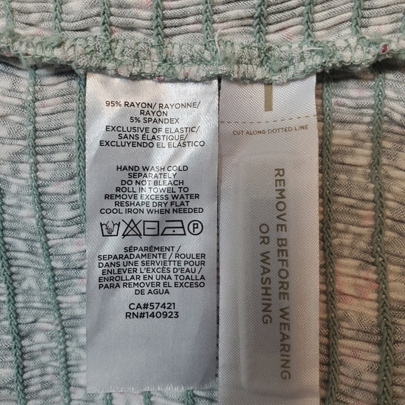 Loft Beach Floral Smocked Ruffle Off Shoulder Boho Top - Picture 12 of 12